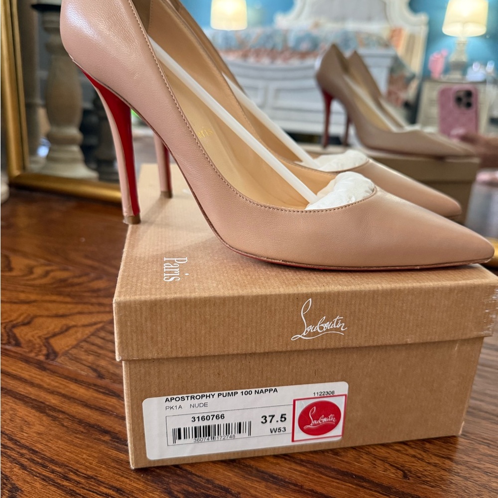 Christian Louboutin Beige Pointed Heels - Picture 4 of 8